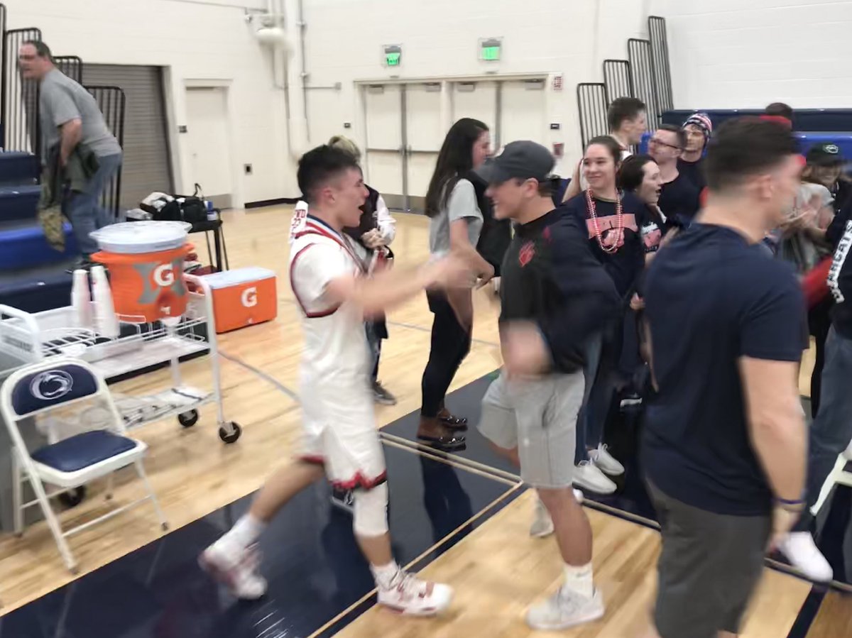 HAHS_Athletics's tweet photo. Great game boys! And her huge thank you to the Bearcat fans and especially the JUNGLE!! https://t.co/DC8x5Ky20m