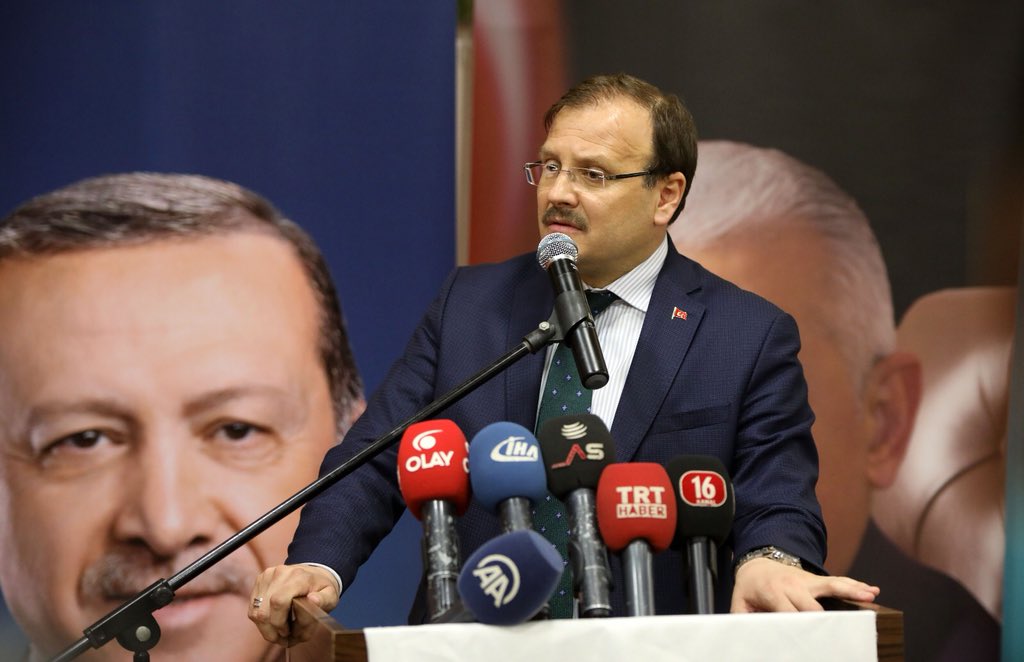 Hakan_cavusoglu's tweet photo. Bursa’da partimizin il delegesi olan, millete hizmet sevdalısı dava arkadaşlarımızla bir araya geldik. https://t.co/PsKwpI5bzE