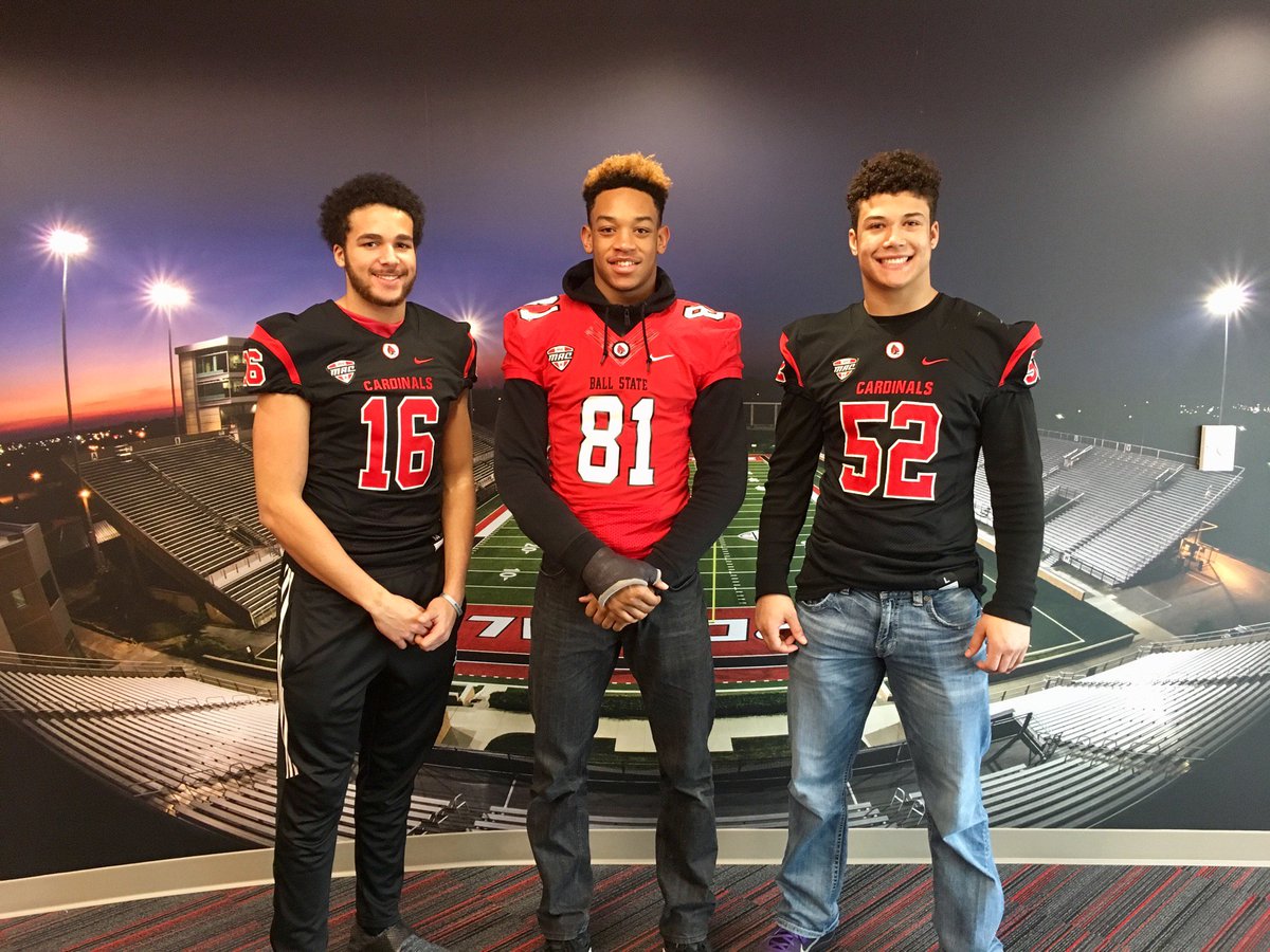 BHSdogsfootball's tweet photo. Reis Thomas, Ty Griffin, Lawson Aiken look good in BSU uniform. #Dog4Ever https://t.co/zVwK5GcJdB
