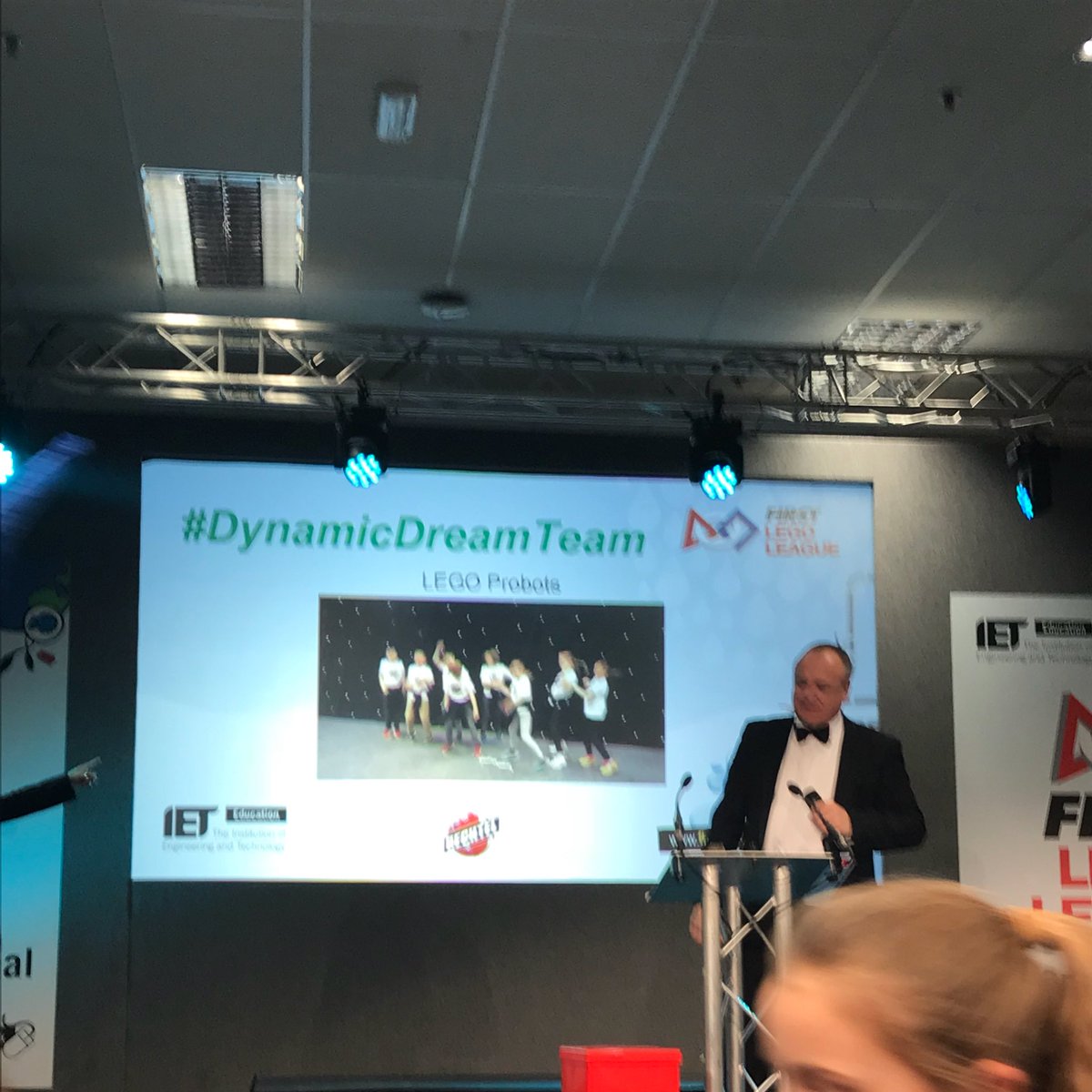 mrsmcmagic's tweet photo. We won the #DynamicDreamTeam hashtag prize โบ๏ธ #itsnotallaboutwinning #butwearesooocool #FLLUK #sage @CPS_Primary https://t.co/WSw4JZzSVL
