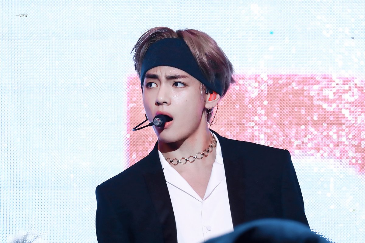btsxpics's tweet photo. #iHeartAwards #BestFanArmy #BTSARMY @BTS_twt https://t.co/XNID8uYjYS