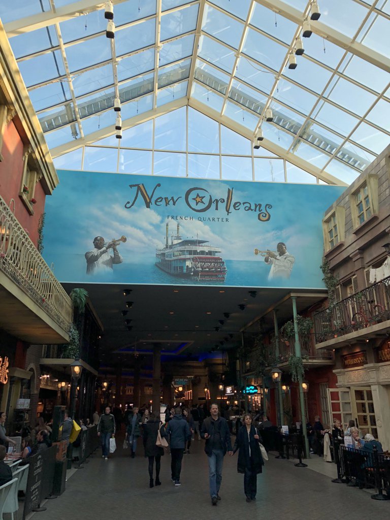 The theming steps up even further when you get to the food court. This is one of the themed areas, New Orleans — you’ve never seen a Spoons quite like this  #NinjiAtTheTC