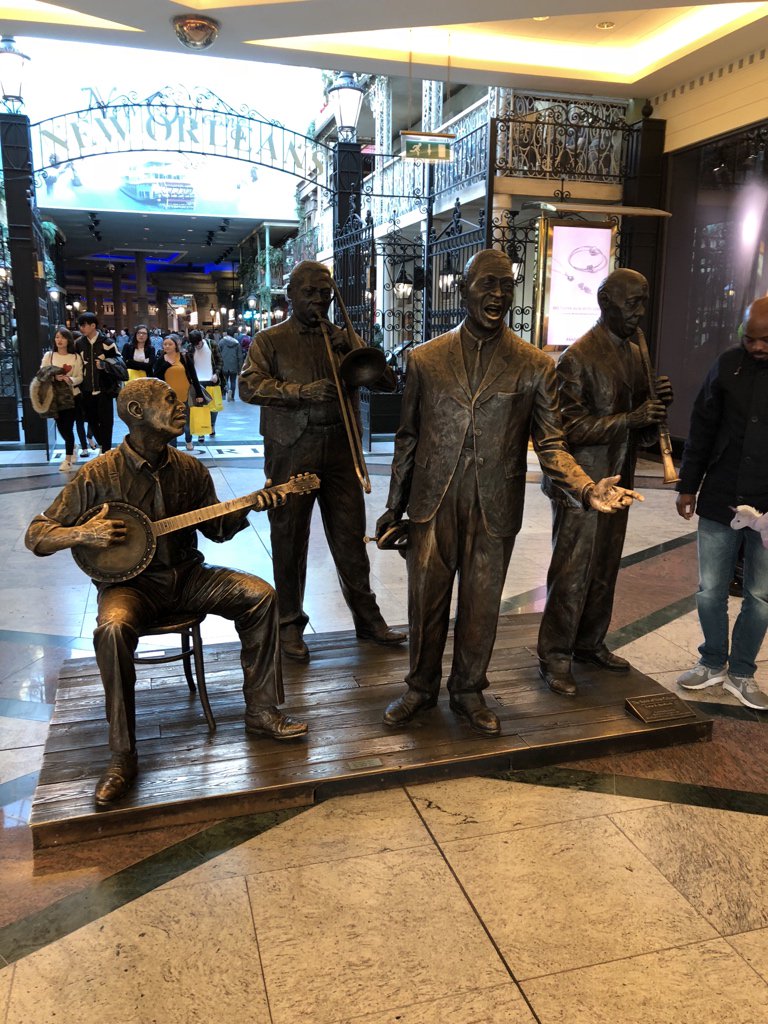 The theming steps up even further when you get to the food court. This is one of the themed areas, New Orleans — you’ve never seen a Spoons quite like this  #NinjiAtTheTC