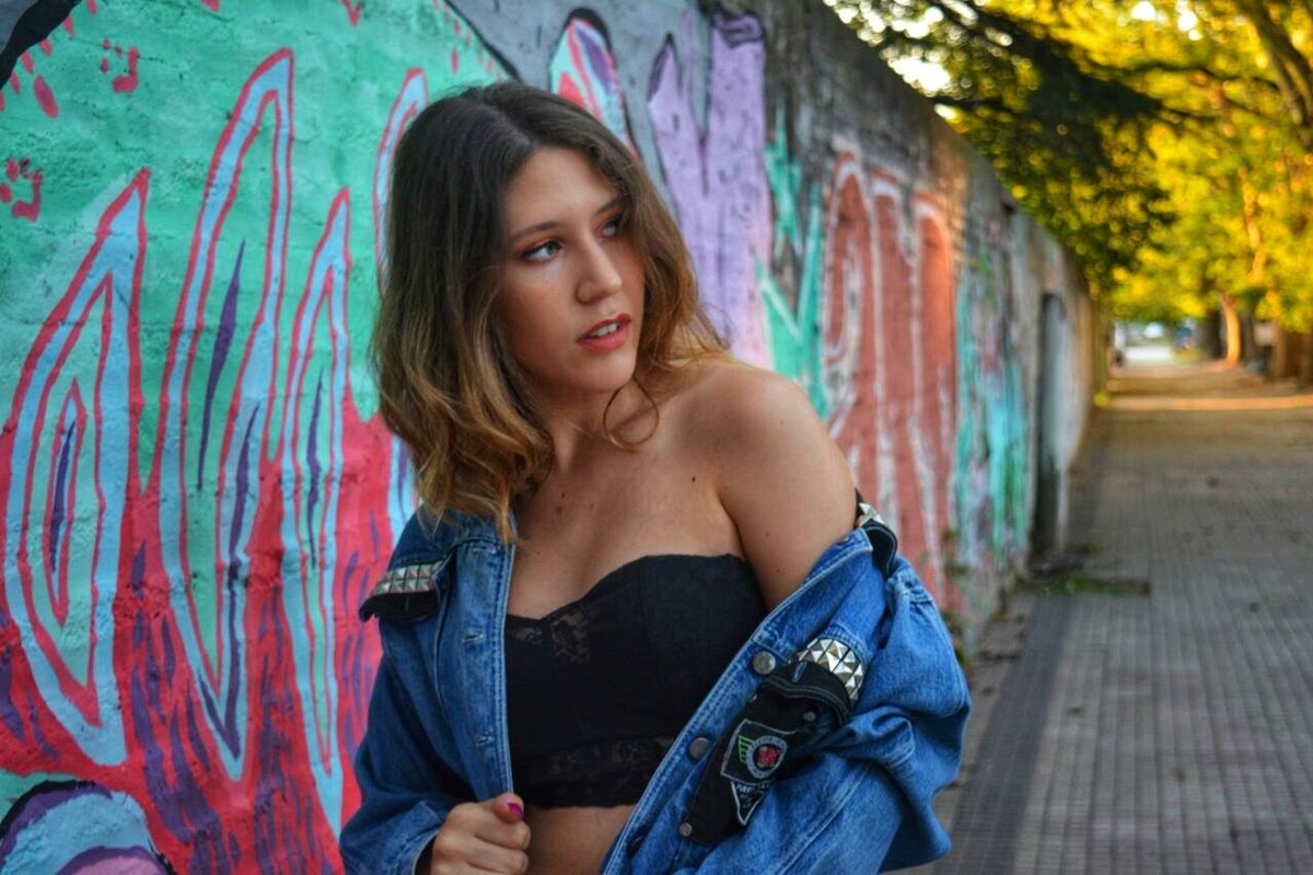 MMHfotografia's tweet photo. #Model #Modeling #Modelo #Urbano #urban #grafiti #colores #street #top #cool #Shoot #Shooting #Pic #Picture #Fotografia  #Sexy #Tarde # verde #girl #chica https://t.co/CzsstwHPRU