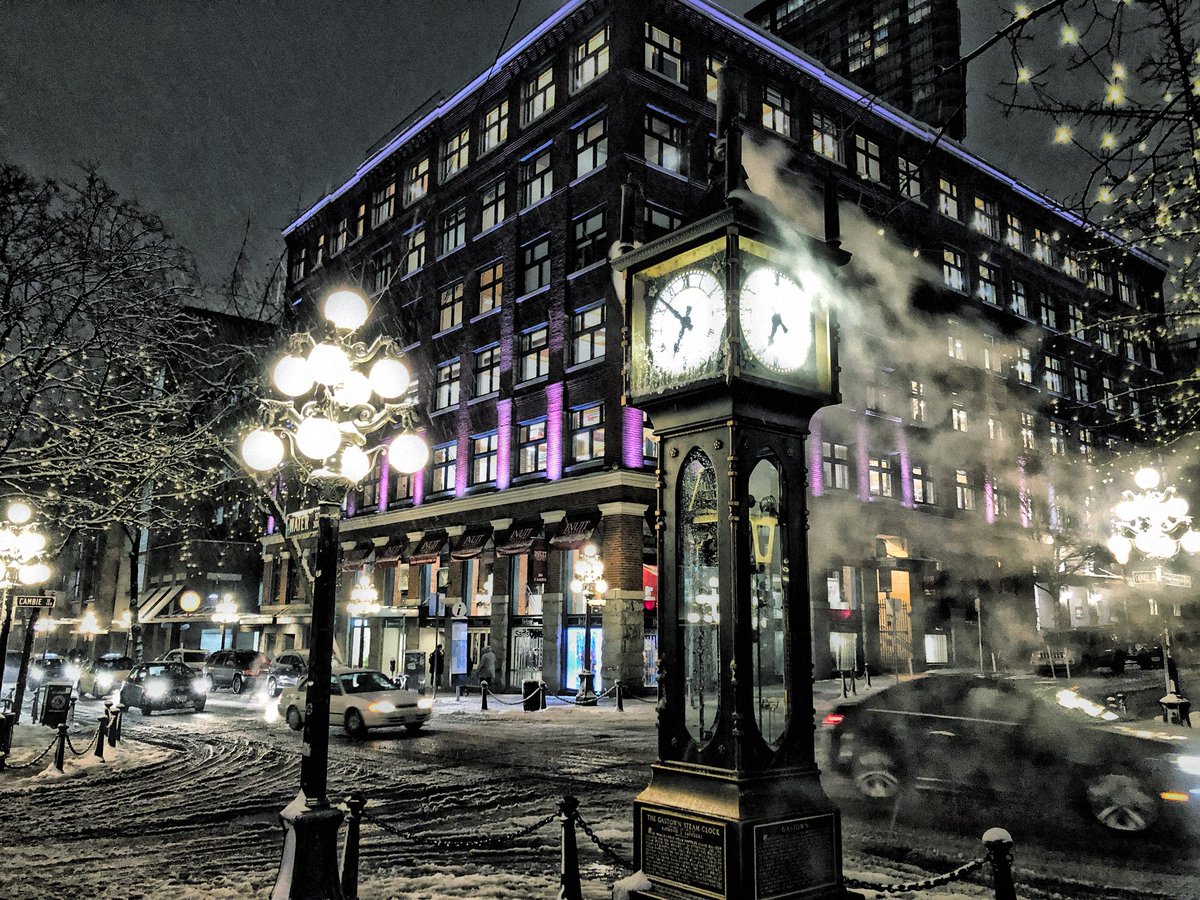 jpmarkee's tweet photo. Technology can be beautiful.... The #Gastown #steamclock in #vancouver https://t.co/CIpKegLSX1