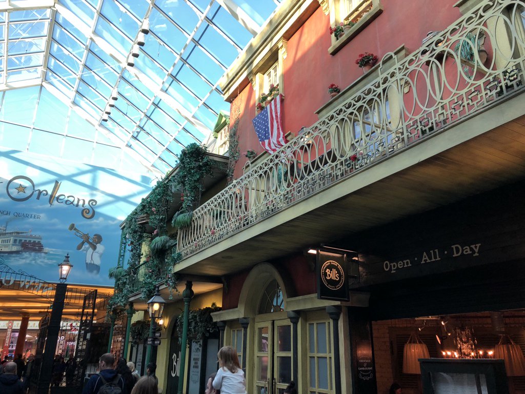 The attention to detail put into the fake balconies and building fronts above these is pretty impressive. It’s… it’s a fucking Spoons. Why.  #NinjiAtTheTC