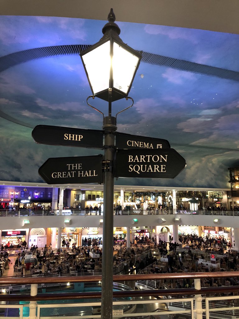 The centre of the food court is themed after a ship… or multiple ships? I DON’T KNOW. The ceiling is painted to look like the sky, complete with lit-up stars. Just like a real ship, there’s a big screen on the front showing ads  #NinjiAtTheTC