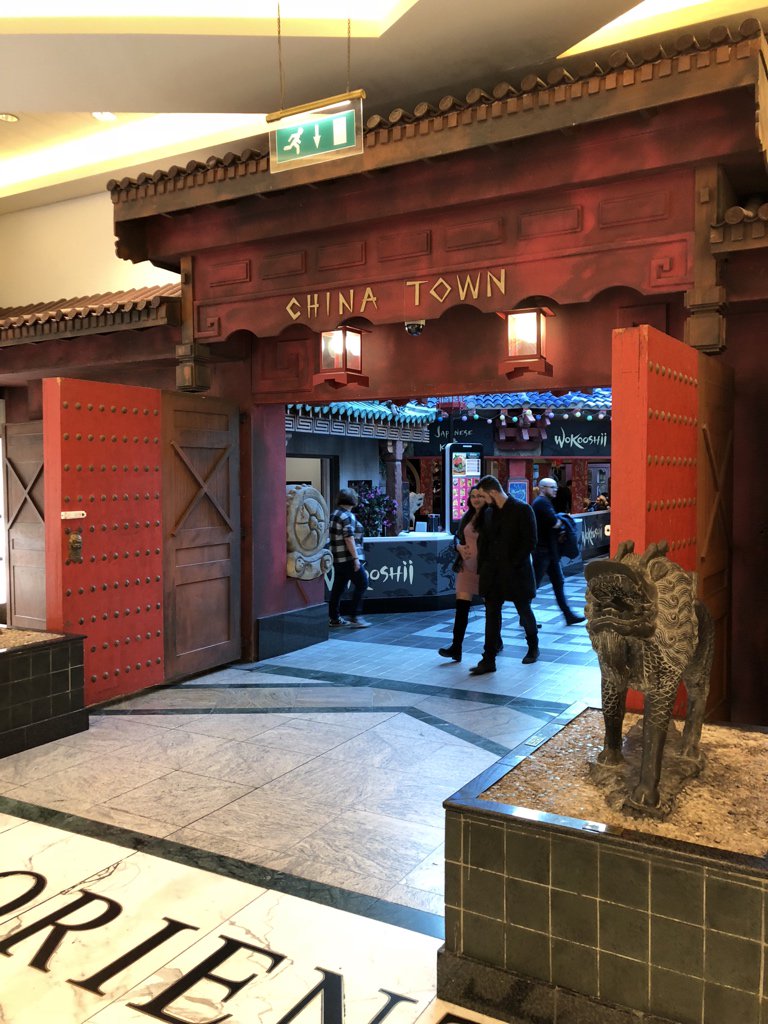 Then there’s Chinatown, home to all the Asian food establishments, a newsagent and a watch repair shop. The latter two look really, really out of place among the heavy theming  #NinjiAtTheTC