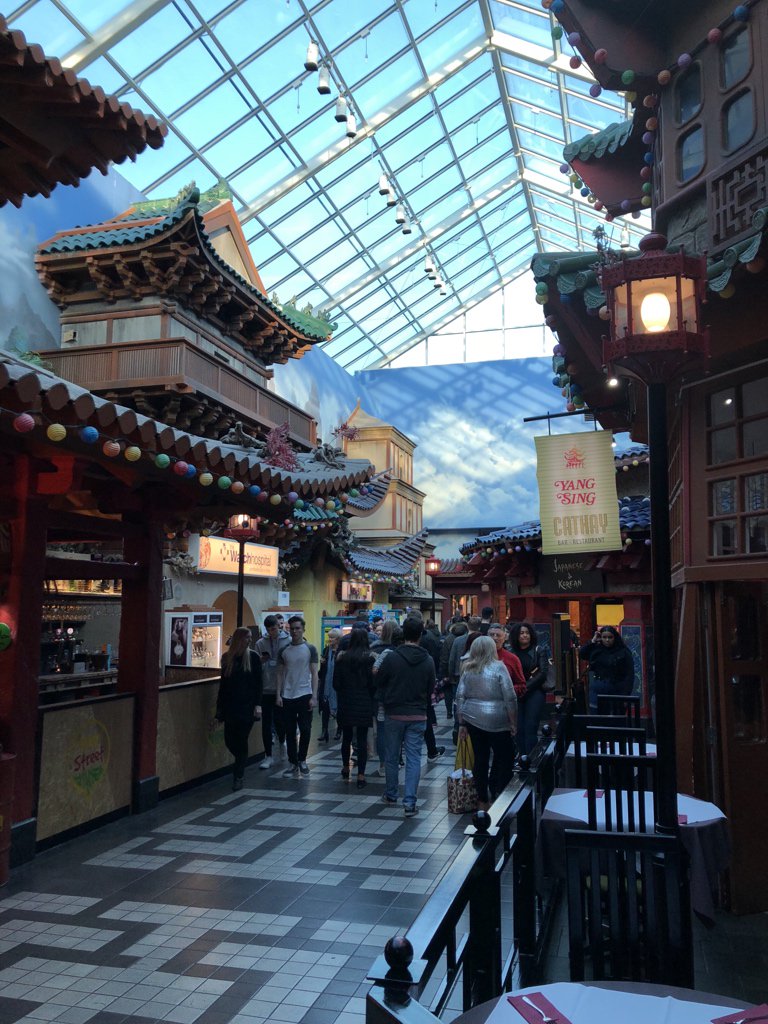 Then there’s Chinatown, home to all the Asian food establishments, a newsagent and a watch repair shop. The latter two look really, really out of place among the heavy theming  #NinjiAtTheTC