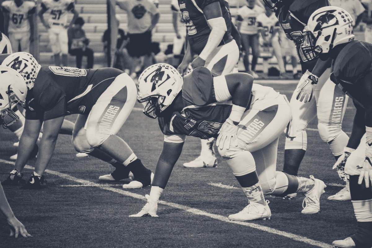 FZNFootball's tweet photo. 2 big acknowledgements from this week: Kader Ndiaye was recognized as an STL Top 25 Player by the St. Louis/Tom Lombardo Chapter of the National Football Foundation. Thank you @NFFStLouis for recognizing @ndiayekader66, a GREAT young man, for all he's accomplished! #Northsider https://t.co/ZFyE0AvZgX