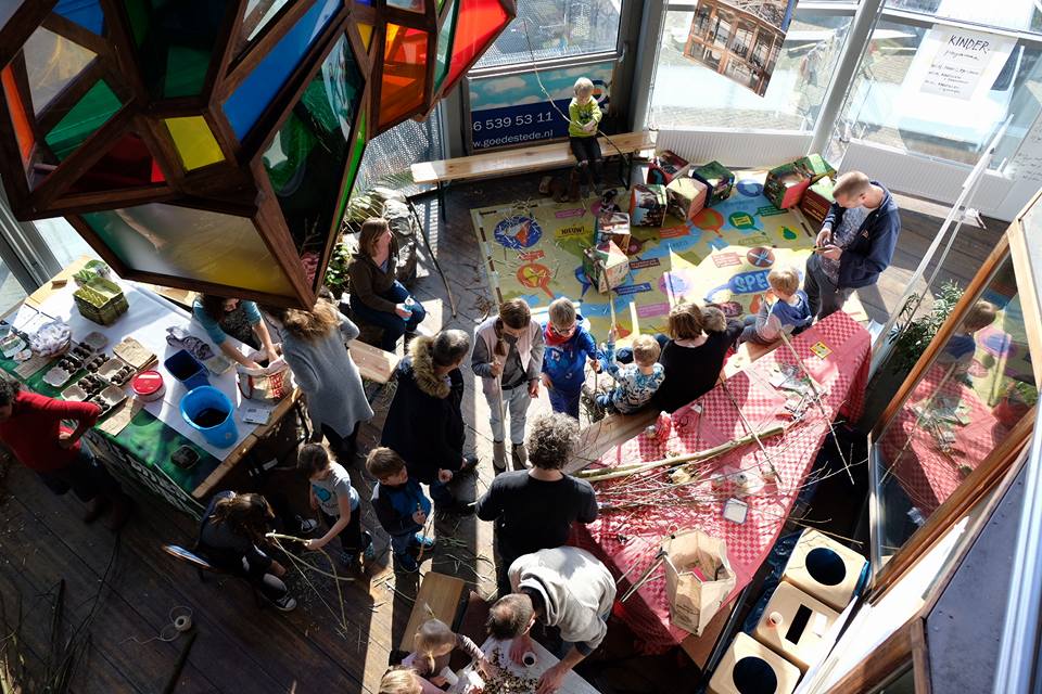 EetbaarRdam's tweet photo. Het was super! Dankjewel iedereen voor je bezoek, hulp, workshopgevers en alle organisaties van de markt: top! #ERGroeit #ReclaimtheSeeds @AseedEurope @BlueCity010 https://t.co/Ih3C7gBhR6