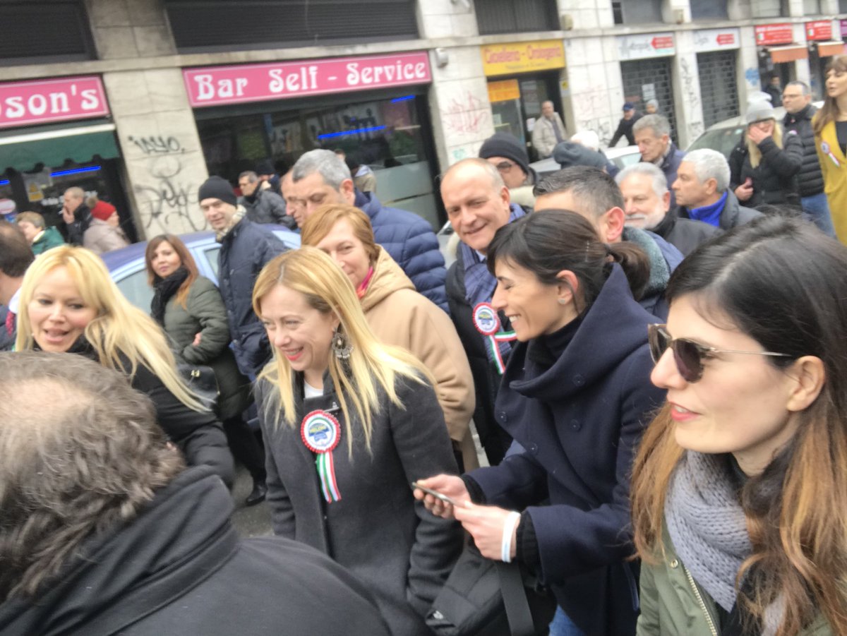 RobiCastelli's tweet photo. Questa mattina alla manifestazione di Fratelli d’Italia con @GiorgiaMeloni giorgiameloni in Via Padova a Milano https://t.co/THvodk23ET