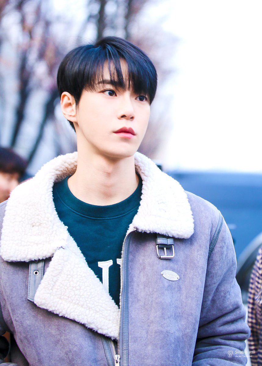 Sinabroatti's tweet photo. 180223 뮤출

도영이가 예뻐서 핀도 나가버렸나봐💦

#DOYOUNG #NCT #도영 https://t.co/ipArOj0VSw
