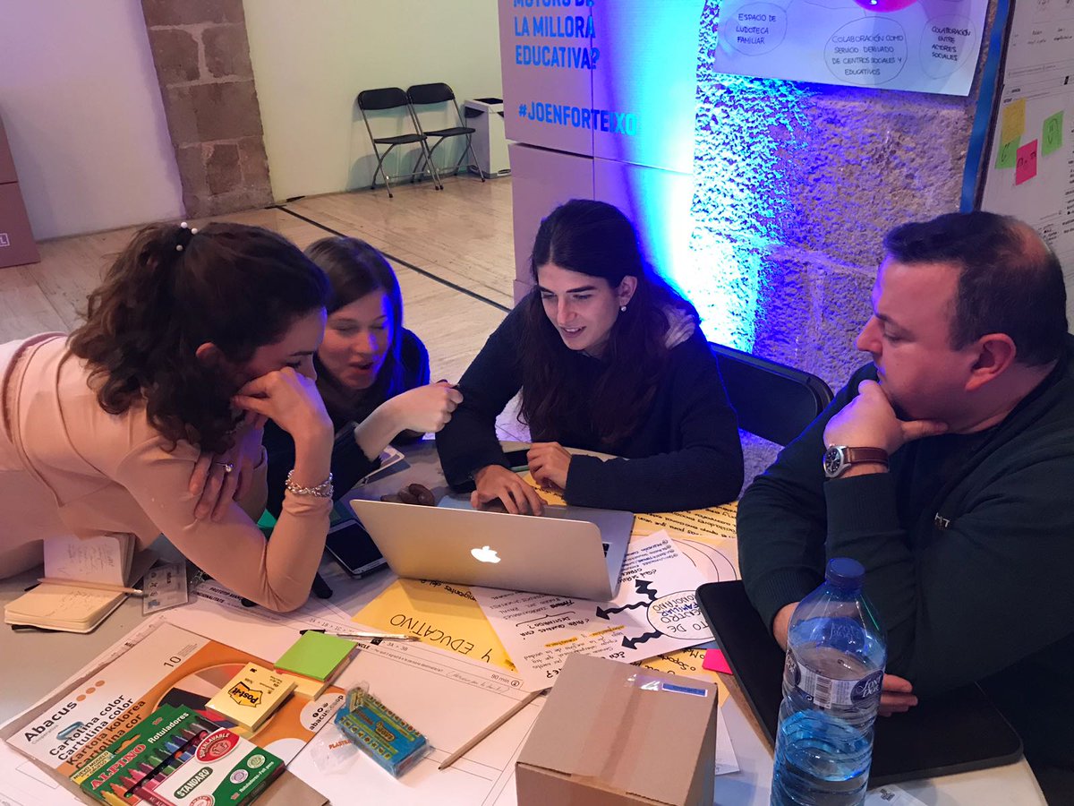 equitatorg's tweet photo. Guanyi qui guanyi... tots sou guanyadors, #EDhackers!
#EDHackRaval https://t.co/l6FFkhZ26T
