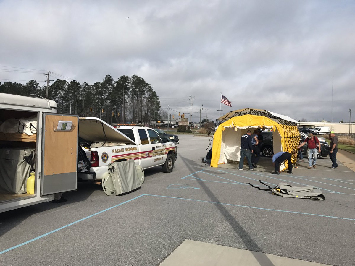 MinickKeith's tweet image. Beautiful day to be training on Haz-Mat response. Notice our great flag flying in the distance.