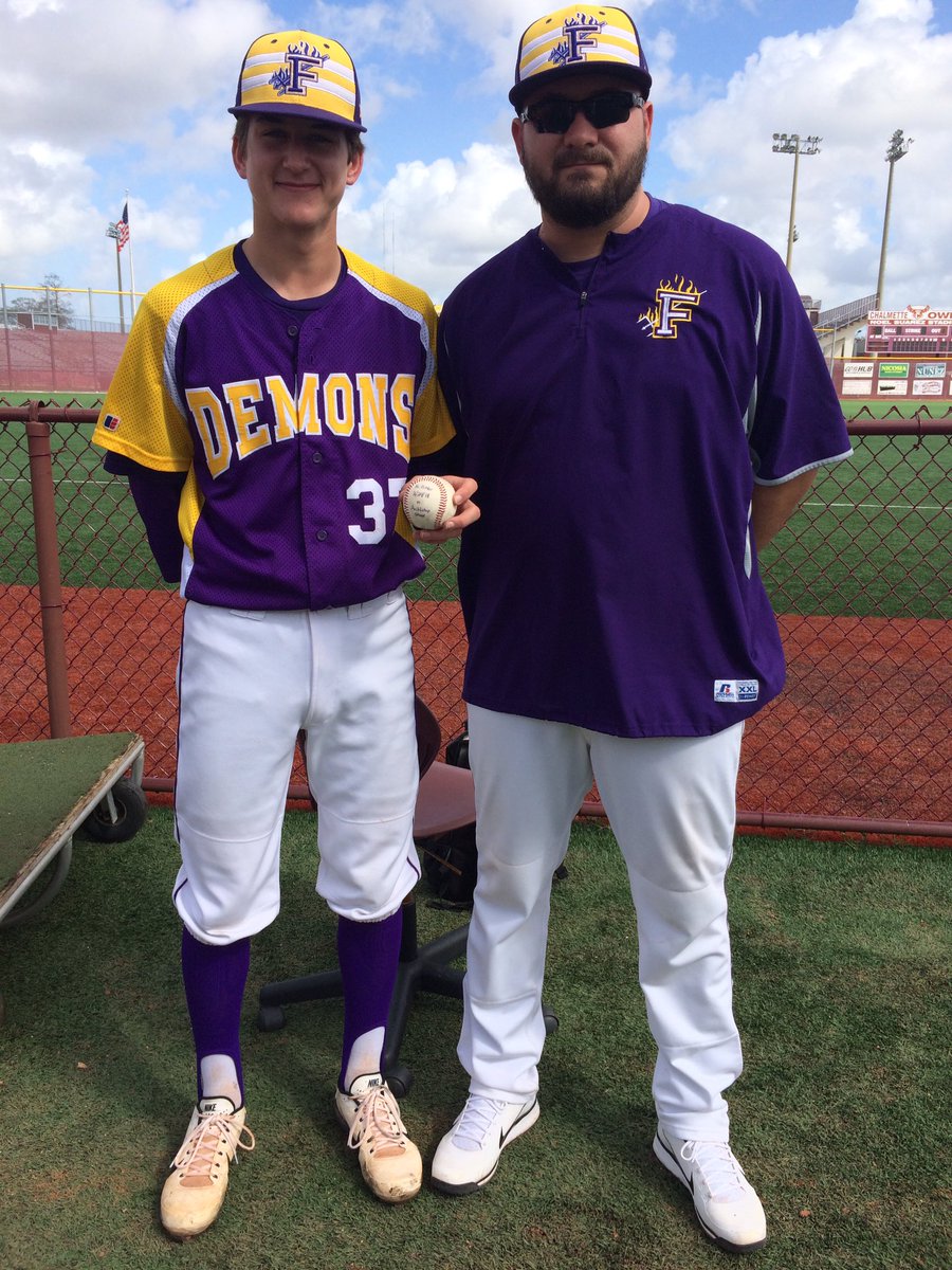 FHS_DemonBSB's tweet image. Demons defeat Shaw 10-0 in 5 innings. Demons offfense led by Wyatt Verret with a 3 Run Home Run and 2 Run Double. And in Garrett Maxwell's first varsity start he throws a no-hitter! Demons are in action again at 11:15 against Rummel. #GoDemons