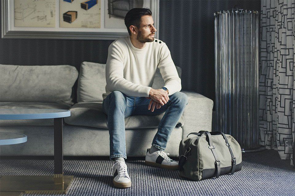 commeuncamion's tweet photo. De passage à Paris cette semaine, Max a profité de notre hôtel pour shooter son dernier look > https://t.co/6dbDiuRYCd @HotelBaume https://t.co/xBmNBv8SwS