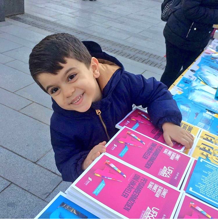 #SendeGel 
Ufka Yolculuk Yazalım Dağlara Taşlara Kalplere Gönüllere...