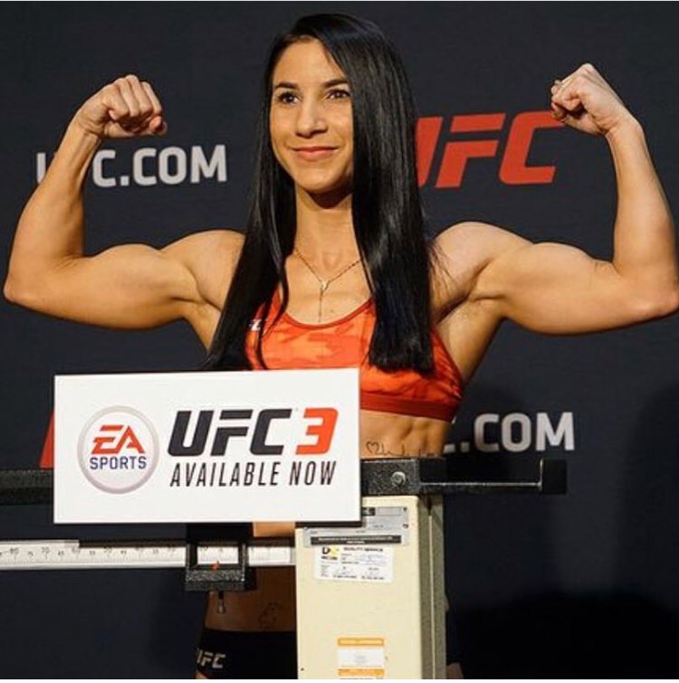 Amanda_Leoa's tweet photo. I m with @TeciaTorres https://t.co/EPIzUSMxpQ