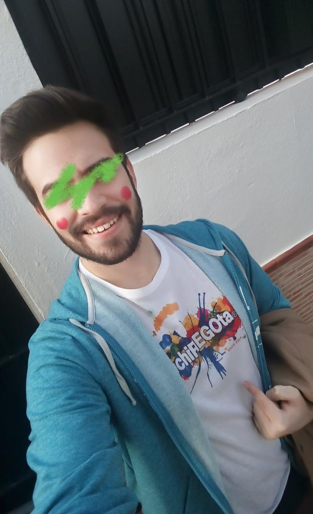 AlbertoMA27's tweet photo. Unos carnavales diferentes... pero siempre ahí! Vamos!!! 

#CarnavalesDeGines https://t.co/FyLdmWe15s