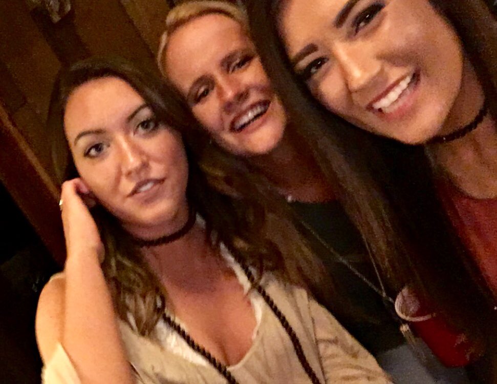 kate_sommers's tweet photo. Omg happy 21st bday Rach!!!🥂 Sooo thankful for u and all of our mems, can’t wait to make many more! :) Hope today’s the best! Love u girl🤩💓 https://t.co/CaQgdVKEw6