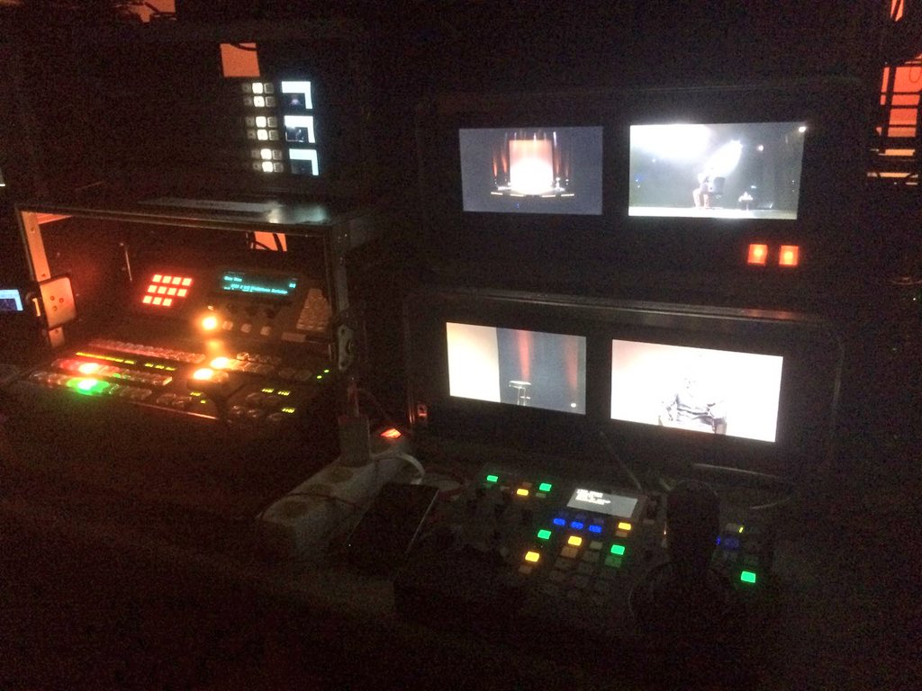 MstreamProd's tweet photo. Nos équipes Live se préparent à la captation multi-camera du #oneManshow de Daniel Camus, humoriste nantais qui monte, qui monte... Cc @MathildeMoreau https://t.co/oR6BzWqiK5