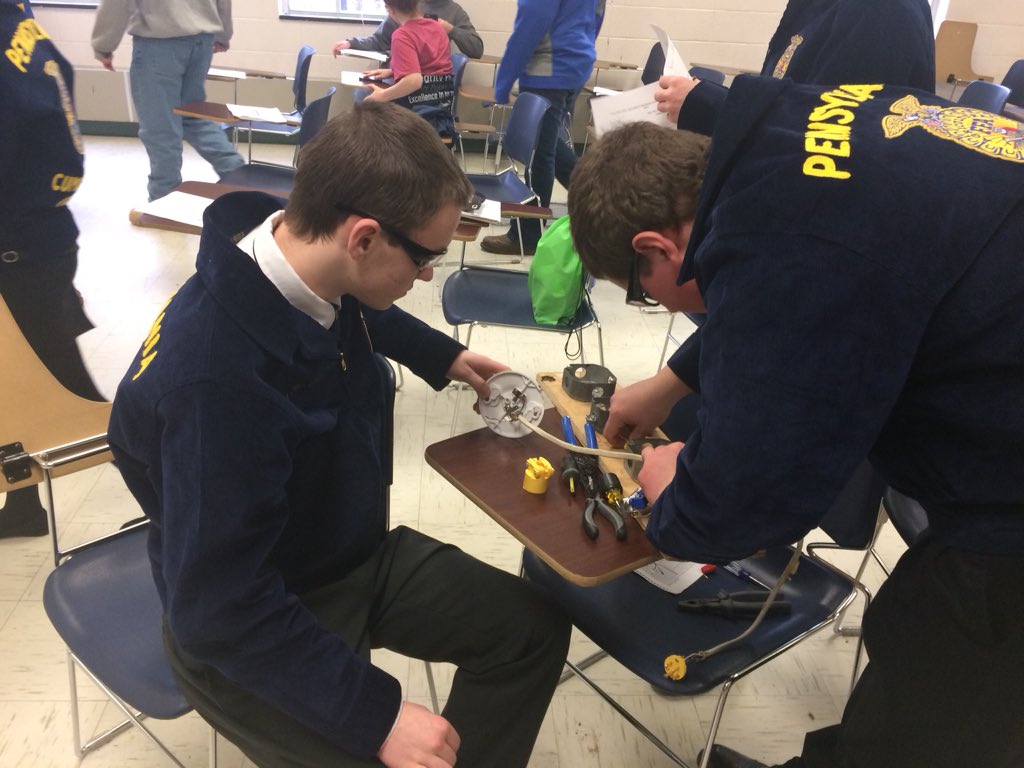 DJR_131's tweet photo. @CV_FFA1954 members enjoying various CDE sessions at the @DelVal Collegiate FFA Conference! #DelValFFAWeek https://t.co/bVieAMl2i6