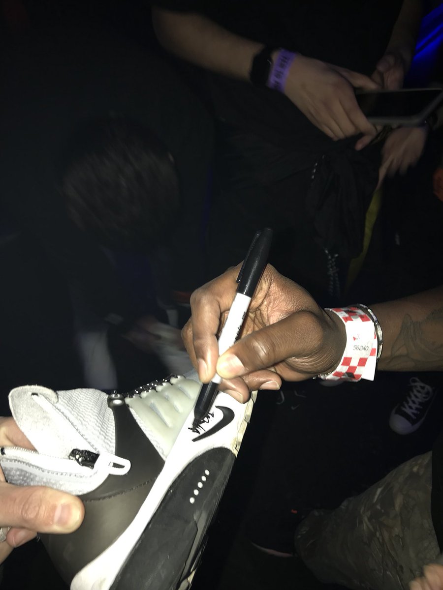mrkrse's tweet photo. @virgilabloh Adding his touch for the Bay kidz  🌃🌉 https://t.co/QYZOzyFUKG