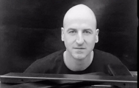 Después de más de 10 años vuelve la ópera al <a href="/PFCantabria/">Palacio de Festivales de Cantabria</a> con el estreno absoluto de la primera ópera de un compositor cántabro, 'Silencios y Excusas' de Pedro A. Terán Camus con libreto de David Ayala Pérez y ambientada en #Santander ➡️ bit.ly/2F0GyNO <a href="/silenciosexcusa/">Silencios y Excusas</a>