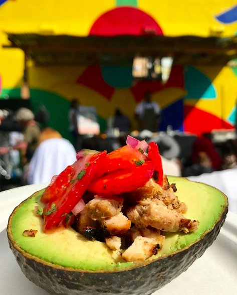 MKTplaceMiami's tweet photo. Grilled chicken and salsa stuffed avocado, curated by @Chefrli at #GoombayPlaza 🌴 #MKTplaceMiami #MiamiEvents #FoodDemo https://t.co/1gmMMzJJ4e