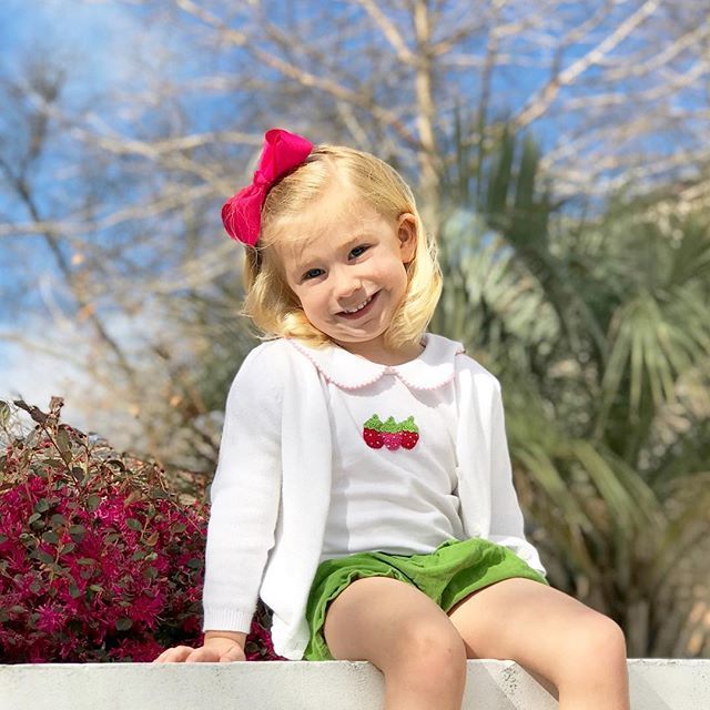 MHuebs's tweet photo. Morning walk to Main St. for @sodacitysc Farmers Market and lunch. Such a beautiful day!!! (And this cutie makes it even sweeter). ๐ Happy weekend! 2.24.18 #ellisonelizabeth @thehuebner https://t.co/eCGZrXuvEg https://t.co/UfgwhqHDCG