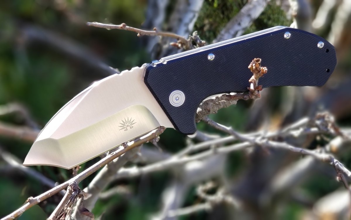 The #Hawkbill #Tanto in it's natural habitat.  Check it out at offgridknives.com or #Amazon 
#knife #knifelife #sweetblade