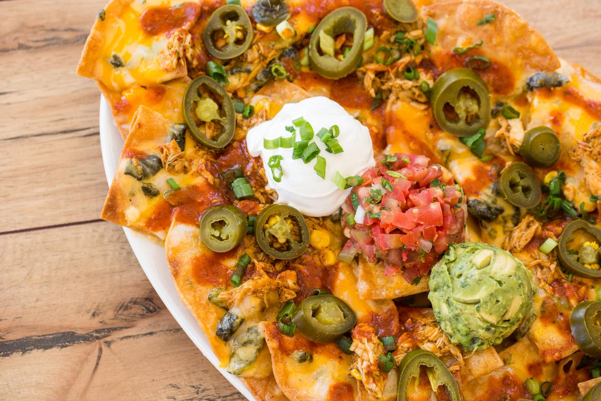 The Cheesecake Factory Auf Twitter On Nationaltortillachipday We Re Celebrating With Factory Nachos But Not Sharing With Anyone
