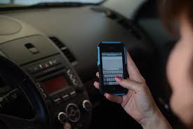 cgreenlight's tweet photo. This #scholarship asks applicants to submit an original video, 90 seconds or shorter, focusing on the dangers of reckless or distracted driving, specifically phone-based distractions. > https://t.co/GUdrbfwI9x #G2CM2018 https://t.co/FG3QaCqXRx