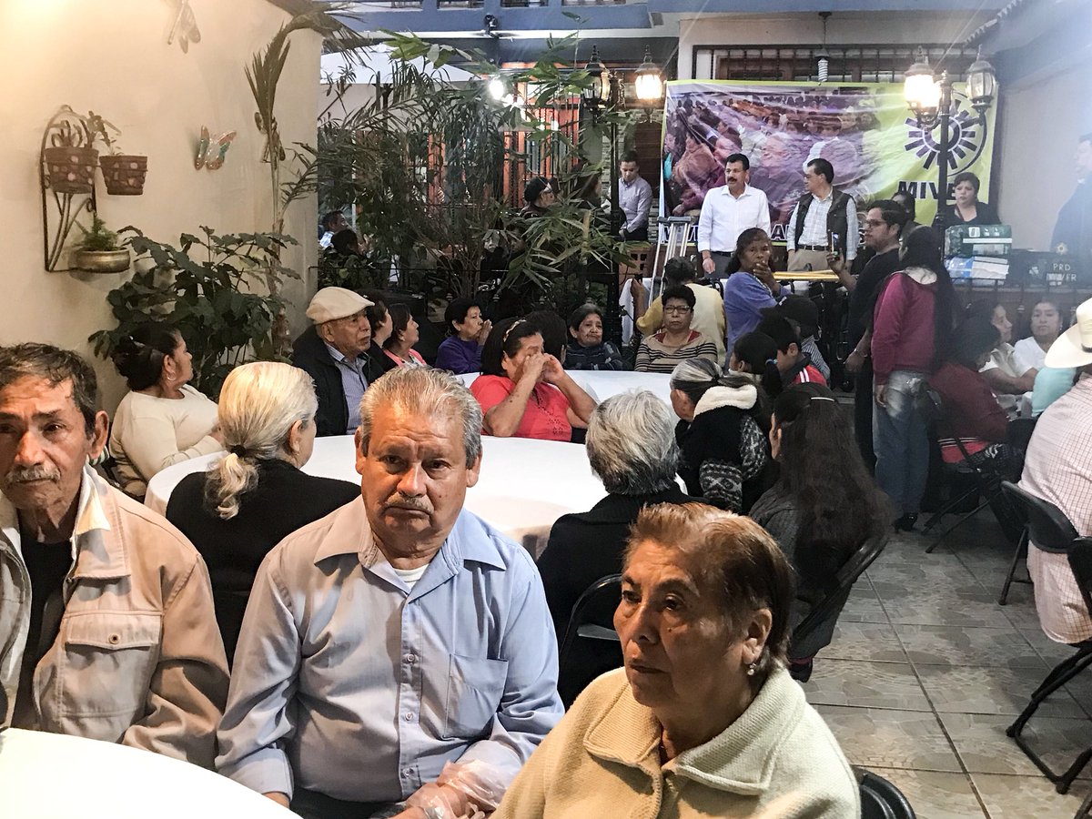 JulioSaldanaM's tweet photo. “Mucha gente pequeña, en lugares pequeños, haciendo cosas pequeñas, pueden cambiar al mundo” E. G. #PRDcercadeti @DiputadosPRD_ https://t.co/ZWDzSZAtCM