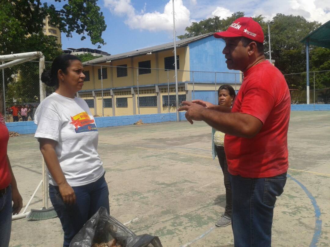 araguafsr's tweet photo. Misión Robinson ll productivo integrada al proceso de limpieza,mantenimiento y producción de sus escuelas. #EstaEsMiEscuela @NicolasMaduro @JauaMiranda @Sociabolivarian @RMarcoTorres @MPPEDUCACION https://t.co/HtQNZH5RQt