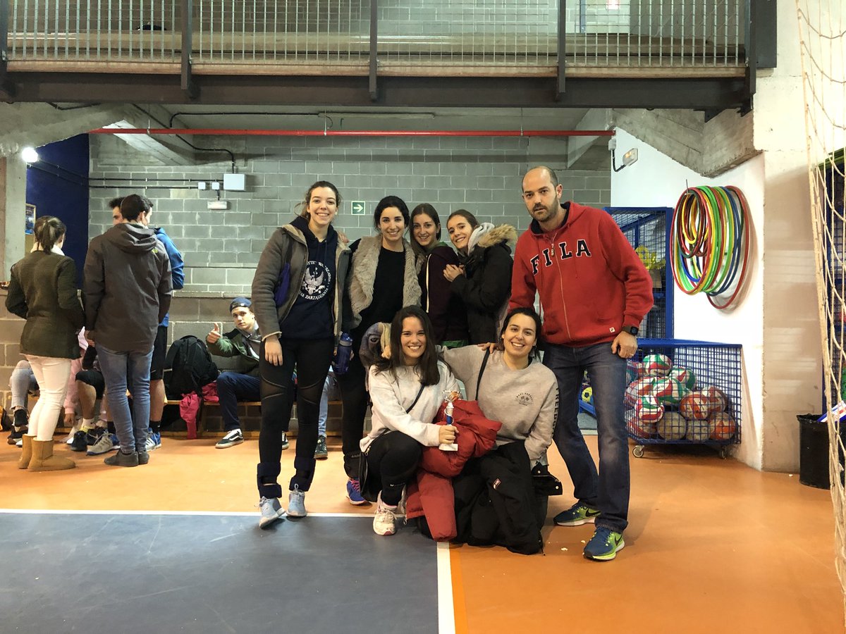 AAvedruna's tweet photo. Seguímos con el evento deportivo de Ex-alumnos @fecsjv @colegiosfec. En unos minutos empieza la final de futsal. https://t.co/FVZ2QfNNxX