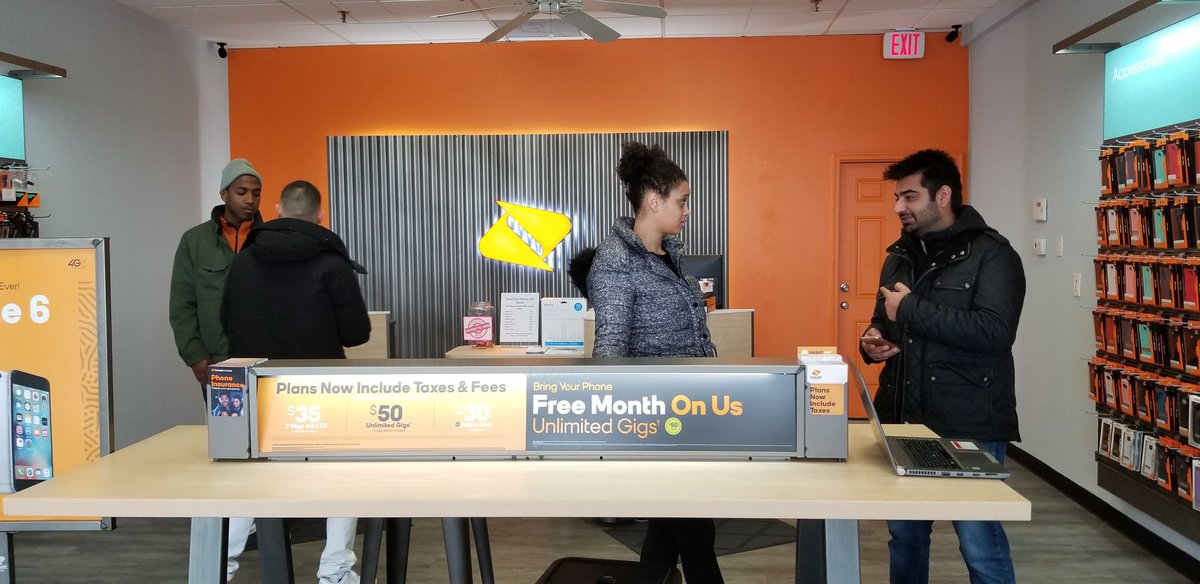 AmyBoost's tweet image. One line closed, &amp;amp; this man going for the 2nd @moeboost tag teaming, asking girlfriend "who do you have"  🤗😊