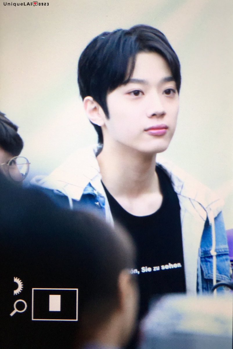 UniqueLAI_0923's tweet photo. 180225
#라이관린 #워너원 #LaiKuanLin #赖冠霖 #WannaOne https://t.co/UrrdSaHtHg