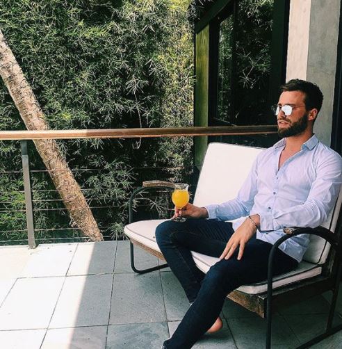 youngpeople_off's tweet photo. 🔴 Corentin (#KohLanta) est en finale de #FriendsTrip4. VOTEZ POUR LUI ! Voici le lien ➡https://t.co/2FAcPPTW56. La finale c'est demain! On compte sur vous! ✈☀🏆 #TeamCorentin
@cokohlanta https://t.co/p1SgIhrIAF