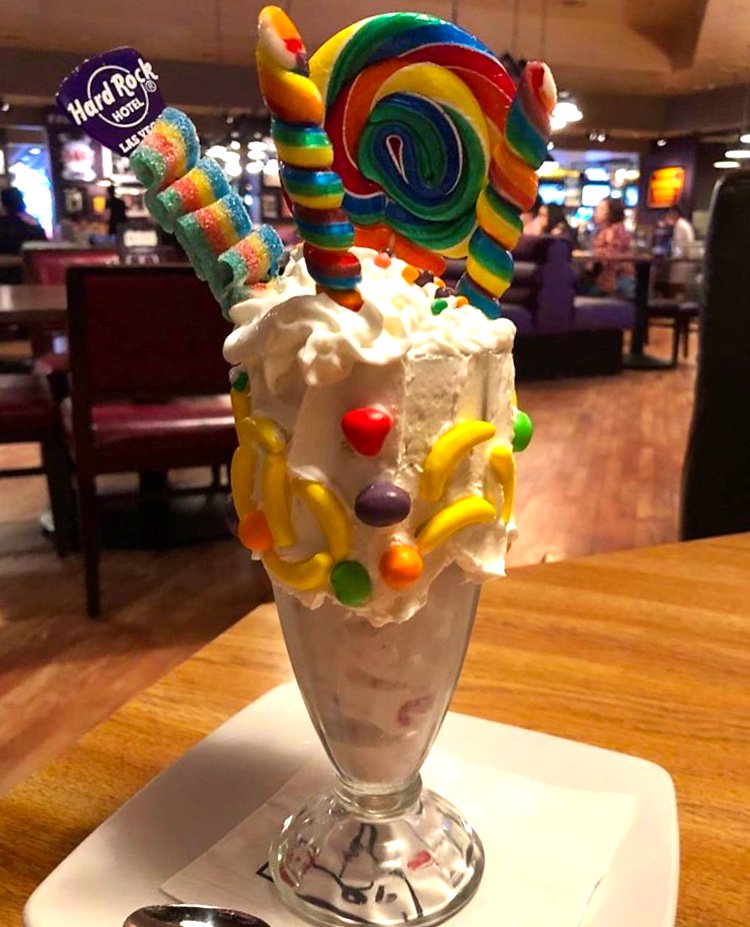 VirginHotelsLV's tweet photo. IIIIIIIIIII want CAN-DY! 😍🍭. #MrLuckys
(📷: @lexinia05101) https://t.co/4gnWqX5Pox