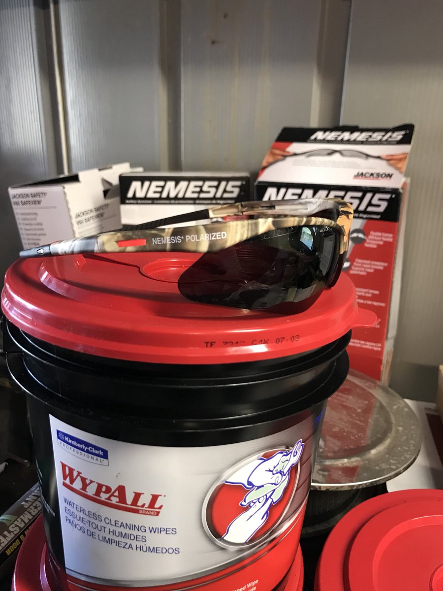 Hi guys👍 For a chance to #WIN these real cool #NemesisEyewear Polarized saftey glasses , all you gotta do is #like and #share this post👍Ends on 3/01/18 #Enter #Giveaway #Prize lots of winners from all sites👍 #twitter #instagram #FB