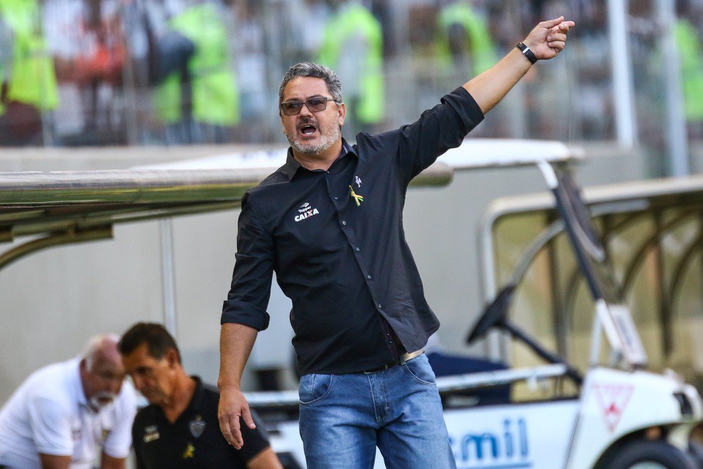 geglobo's tweet photo. Paraná Clube anuncia Rogério Micale, ex-seleção e Atlético-MG, como novo técnico https://t.co/Bt7J999gT3 https://t.co/W8neNC04i1