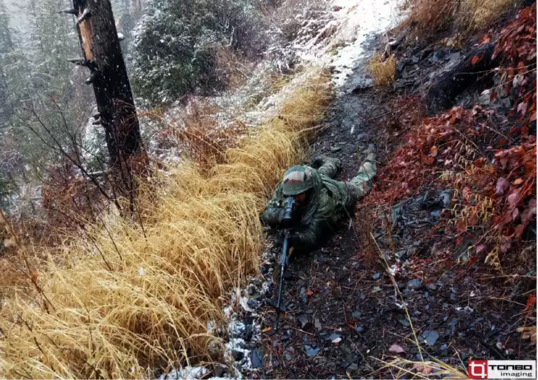 abhaytrivedi99's tweet photo. Indian Army soldiers using EK, uncooled thermal sight in high-altitude of sub minus temp, and extreme conditions of J&amp;K.
Glad to see your high class equipment in use with Army, I believe that @TonboImaging will do something good in development of Armed Forces.
#MakeInIndia https://t.co/Rt3T3hyRdv