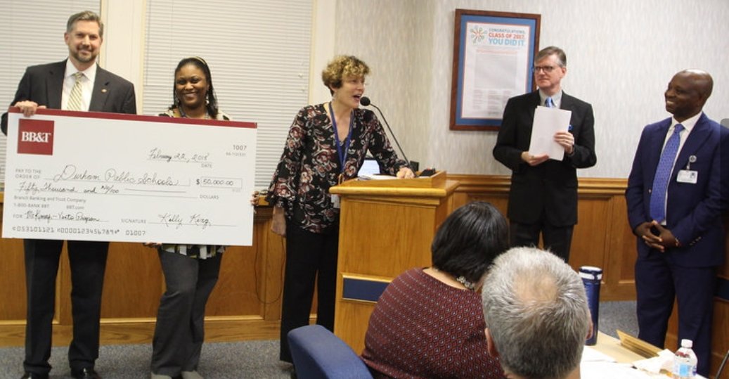 jgfutrell's tweet image. @DurhamPublicSch McKinney-Vento coordinator Melody Marshall receives a $50,000 contribution from @BBT Bank to assist Durham Public Schools families in transition. @pmubenga #maslow #accesslearning