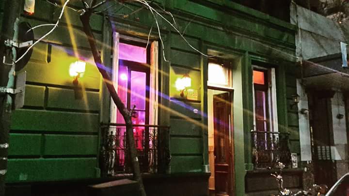 Esta noche La Casona Del Rock abrira sus puertas a las 22hs!!!
Ultimo sabado de bar...