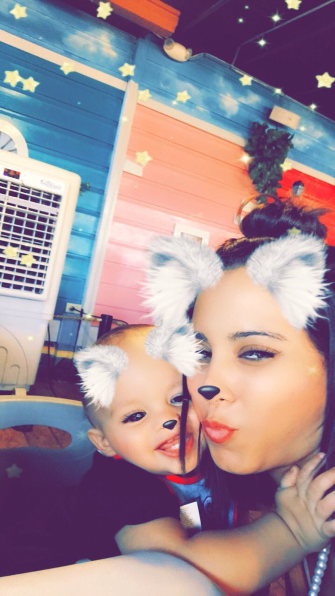 S_Desiree17's tweet photo. No hay amor más puro que esté, Dios me dio al bebé más hermosooo y inteligente 😻👩‍👦 #kingseba https://t.co/tiYL5VhDi2