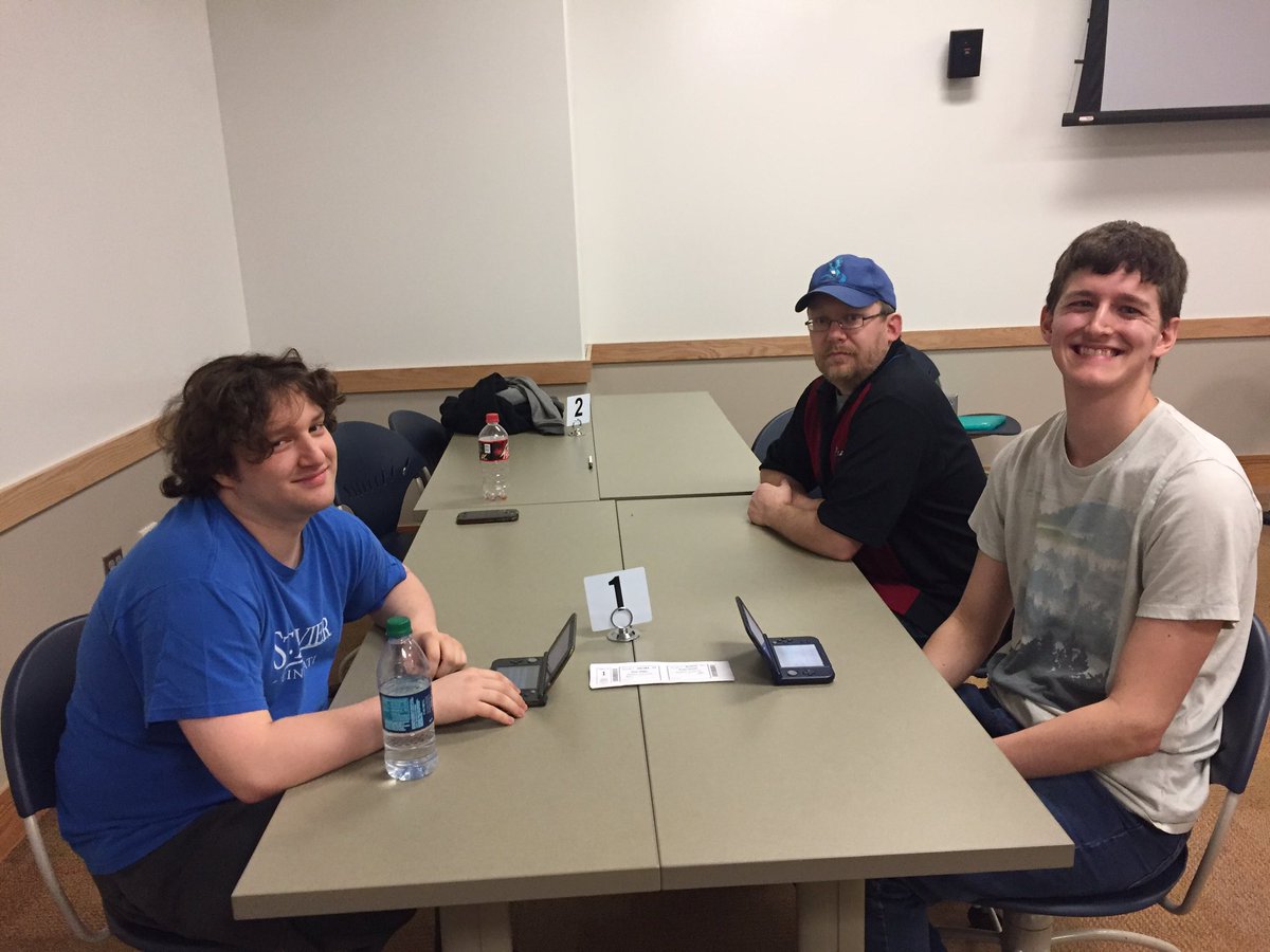 MrOlivola's tweet photo. The finals for our Northern Kentucky University Premier Challenge are underway!! Who will be NKU's new champion to kick off the VGC Spring Series? 🏆🌸
@AmarilloVGC vs. @Mononymous_VGC
#PlayPokemon #VGC #PC #KentuckyCP #OneFinalBattle @nkuedu @NorseEsports https://t.co/kCvtt10ryT