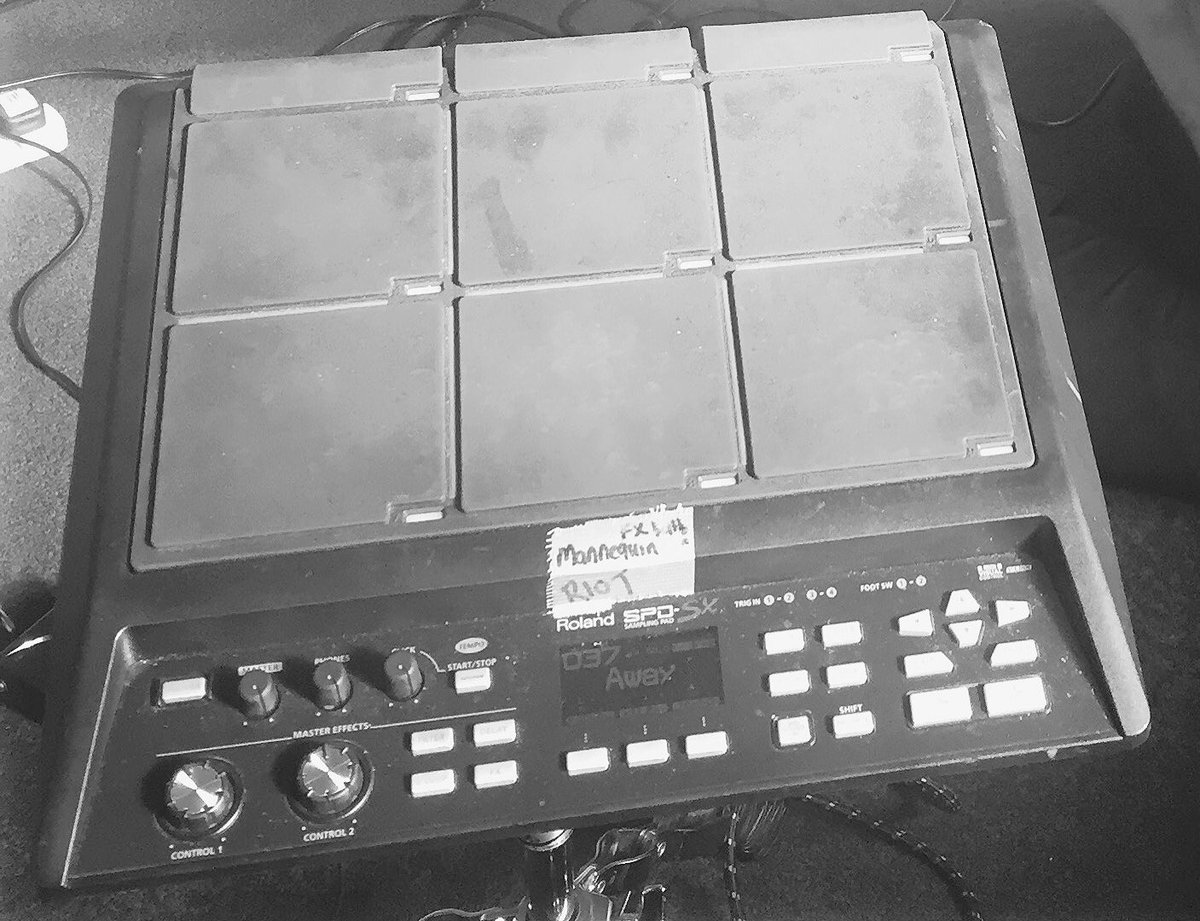 ixgxmusic's tweet photo. Well Saturday nights got us like... Time to add new samples and tracks to spud bot. #rolandspdsx #staggfamily #rocknroll #saturdays #tracks https://t.co/loQczFCL5x