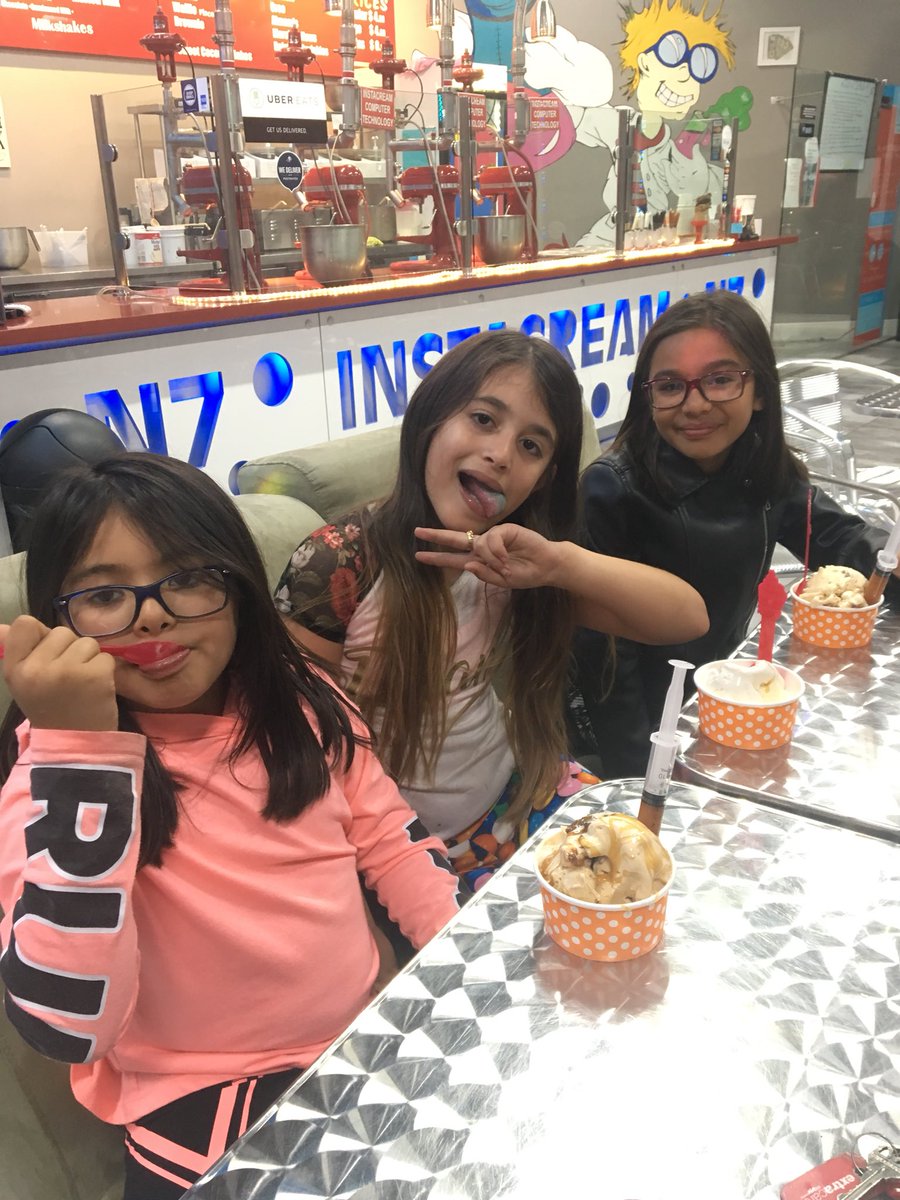 InstacreamN's tweet photo. Ice cream faces!! 🤪📸#icecreamparty #SaturdayAfternoonGroove #icecreamkids #nitrogenicecream #Hialeah #SOBEWFF #sobewff2018 #foodtravelchat #foodie #MiamiBeach https://t.co/hrHhJd0ScM